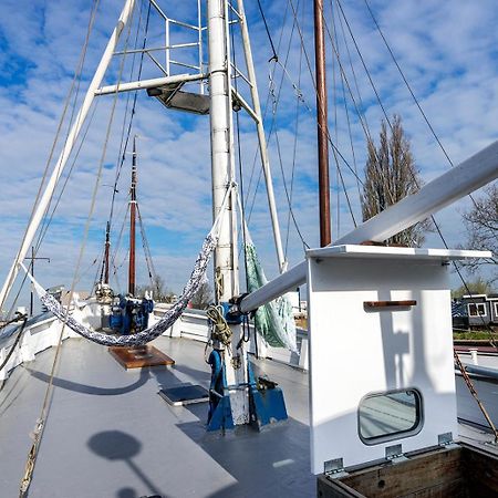 Asile Flottant Hotell Amsterdam Exteriör bild