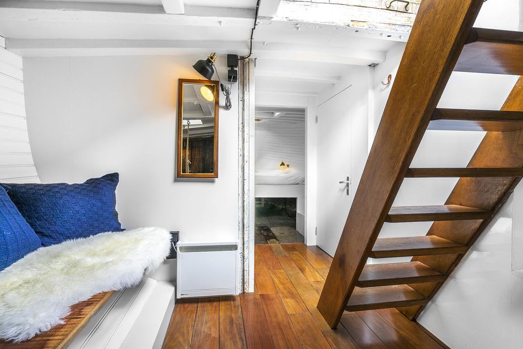 Asile Flottant Hotell Amsterdam Exteriör bild