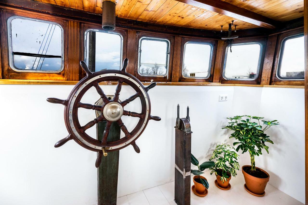Asile Flottant Hotell Amsterdam Exteriör bild