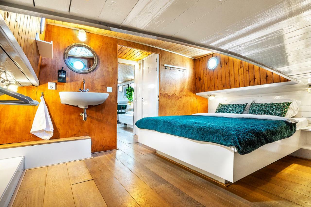 Asile Flottant Hotell Amsterdam Exteriör bild